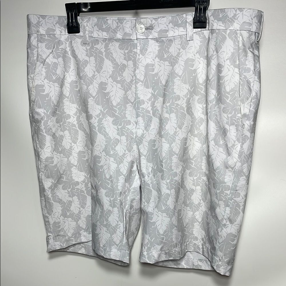 Rountree and York White and Gray Leaf Print Shorts